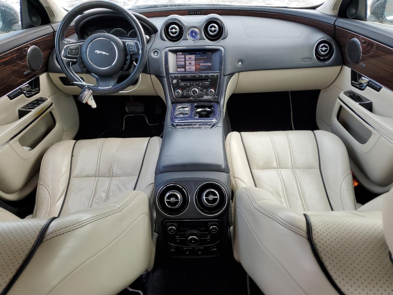 2013 Jaguar XJ VIN SAJXJ2GD9D8V42237 Copart auction photo, side / mechanical damage thumbnail 8