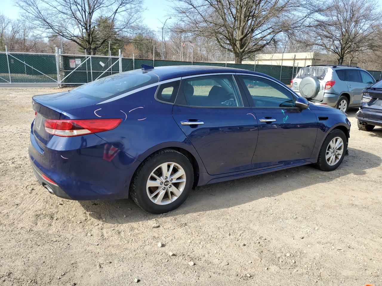 2018 KIA Optima VIN 5XXGT4L39JG192246 Copart auction photo, front end / minor dent/scratches damage thumbnail 3