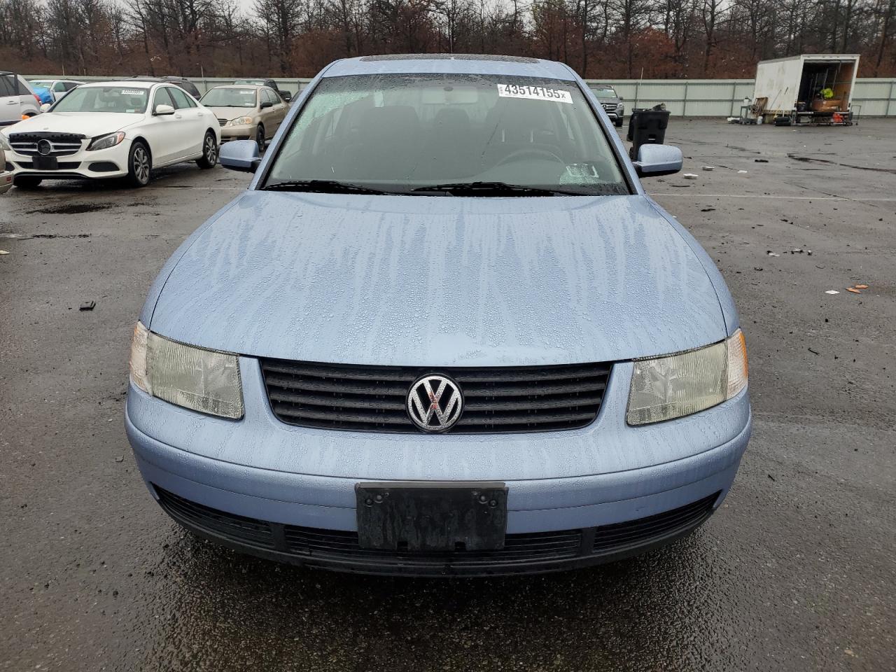 1999 Volkswagen Passat VIN WVWMA63B1XE374614 Copart auction photo, mechanical / minor dent/scratches damage thumbnail 5