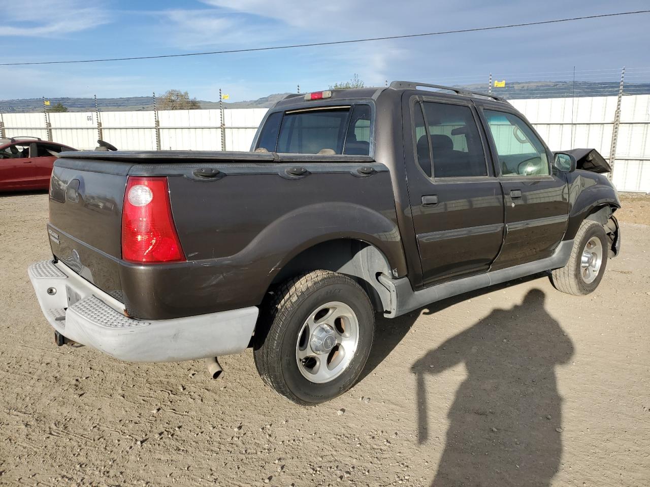 2005 Ford Explorer VIN 1FMZU67K35UA00382 Copart auction photo, front end / side damage thumbnail 3