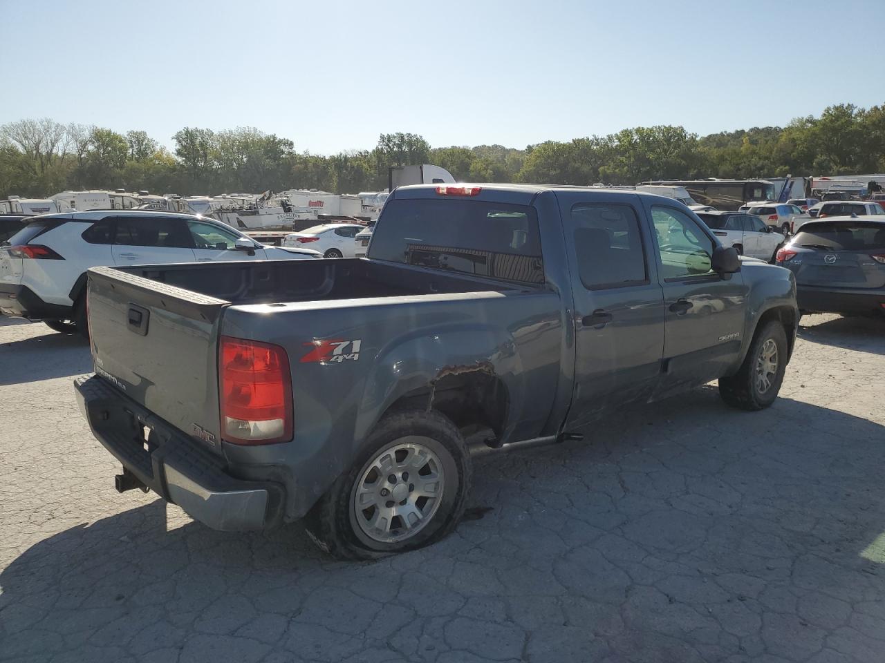 2007 GMC Sierra VIN 2GTEK13M371585028 Copart auction photo, undercarriage / side damage thumbnail 3