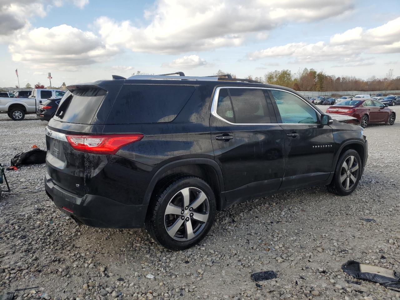 2018 Chevrolet Traverse VIN 1GNEVHKW0JJ234584 Copart auction photo, front end damage thumbnail 3