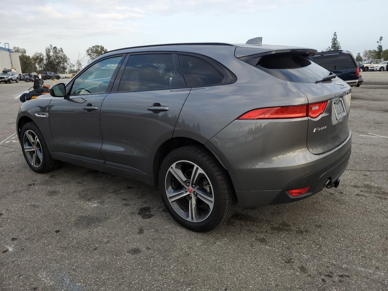 2018 Jaguar F-Pace VIN SADCL2FX0JA258586 Copart auction photo, front end / undercarriage damage thumbnail 2