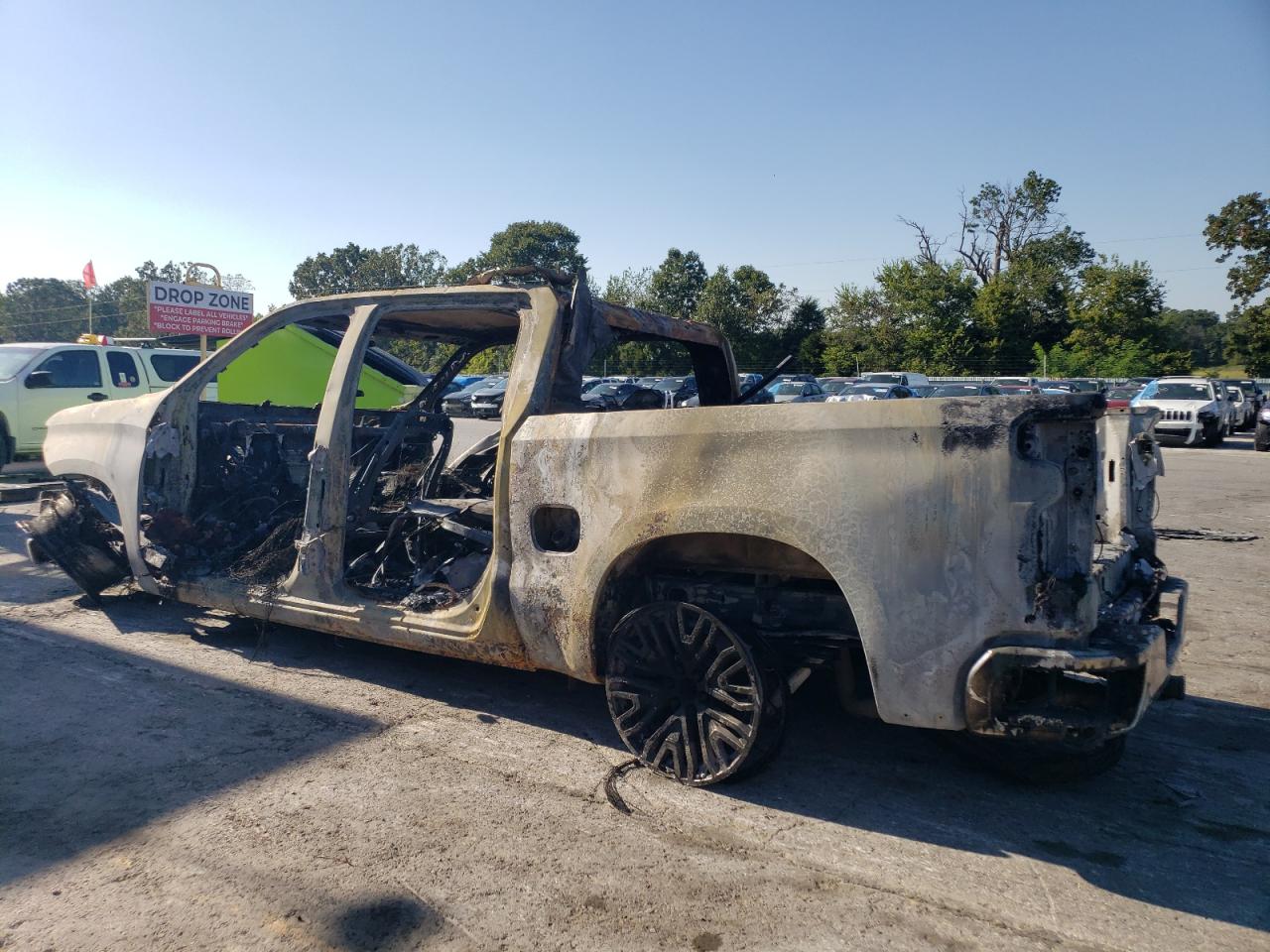 2019 Chevrolet Silverado VIN 1GCUYDED3KZ110052 Copart auction photo, burn damage thumbnail 2