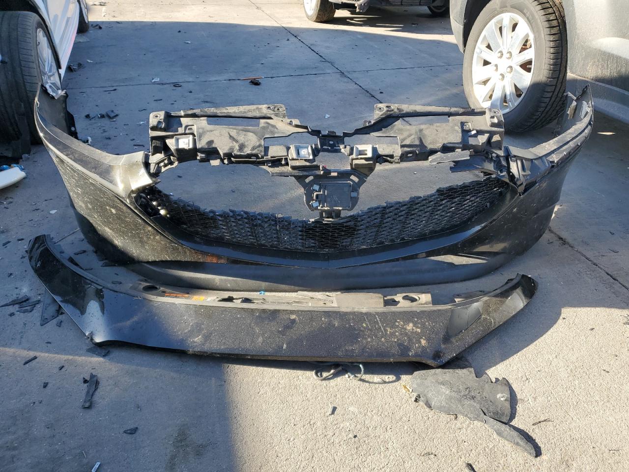 2022 Mazda 3 VIN JM1BPAML1N1503181 Copart auction photo, front end / minor dent/scratches damage thumbnail 12
