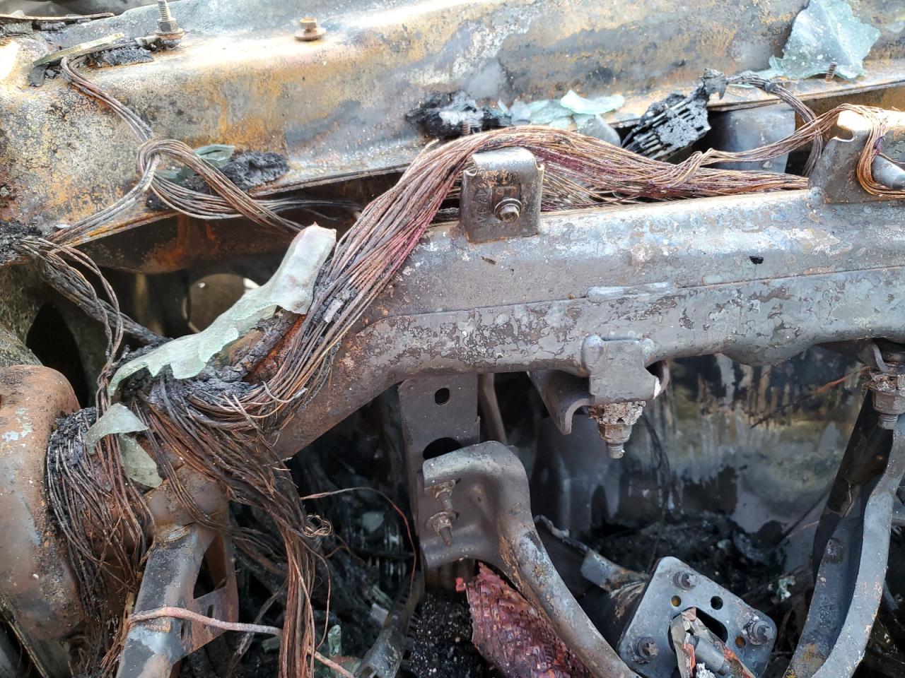 2013 Chevrolet Silverado VIN 3GCPKSE75DG286147 Copart auction photo, burn damage thumbnail 9