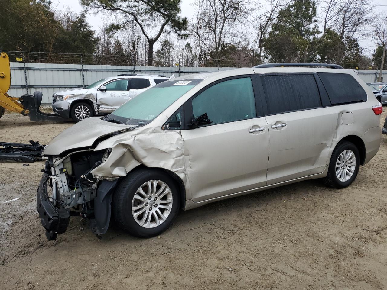 2017 Toyota Sienna VIN 5TDYZ3DC8HS847002