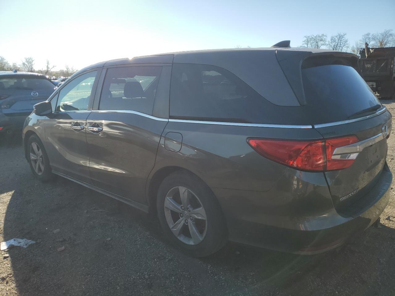 2019 Honda Odyssey VIN 5FNRL6H56KB062962 Copart auction photo, minor dent/scratches / mechanical damage thumbnail 2