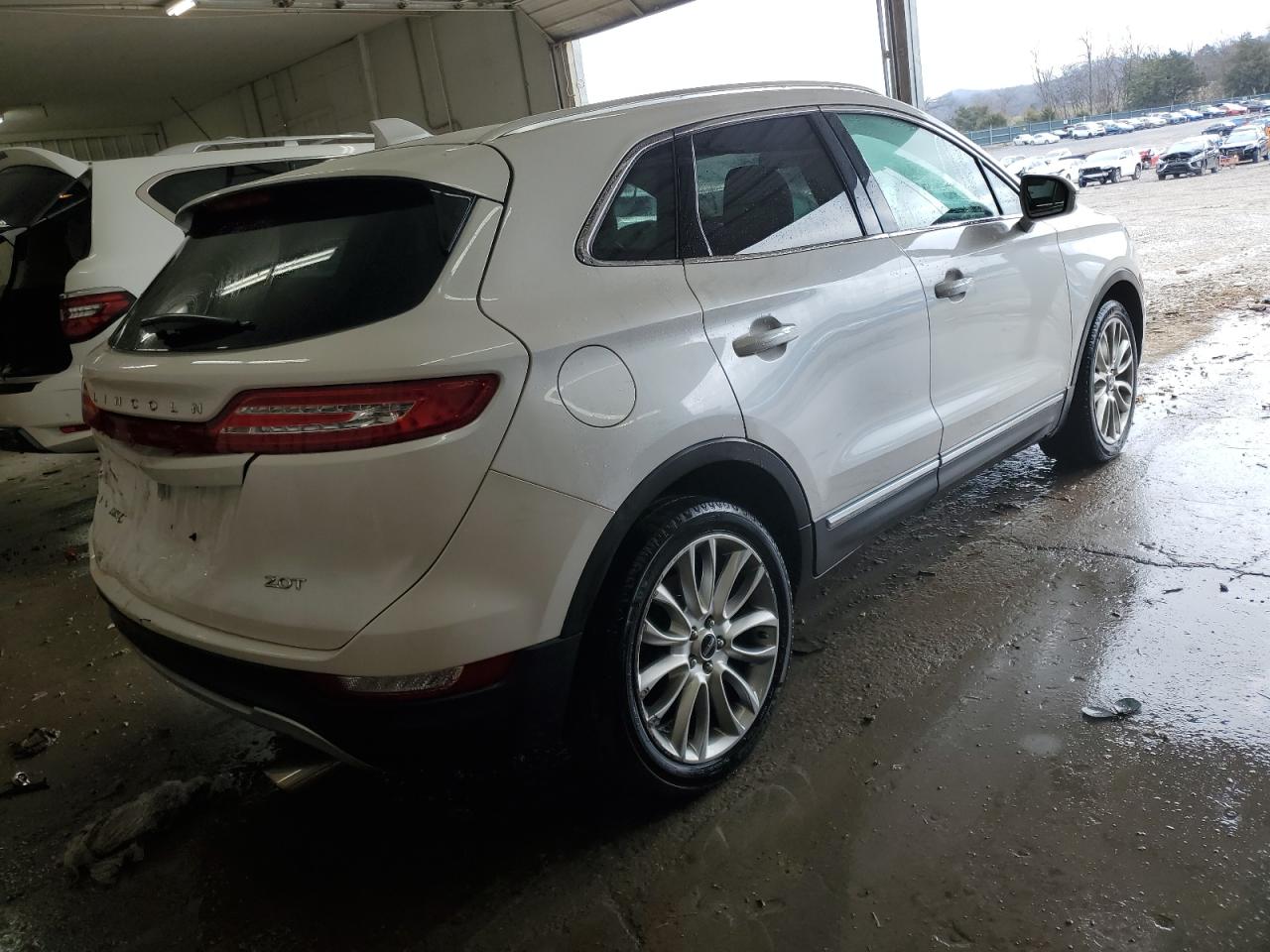2017 Lincoln MKC VIN 5LMCJ3C93HUL31173 Copart auction photo, rear end damage thumbnail 3