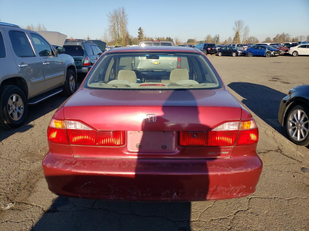 2000 Honda Accord VIN JHMCG5676YC028811 Copart auction photo, rear end damage thumbnail 6