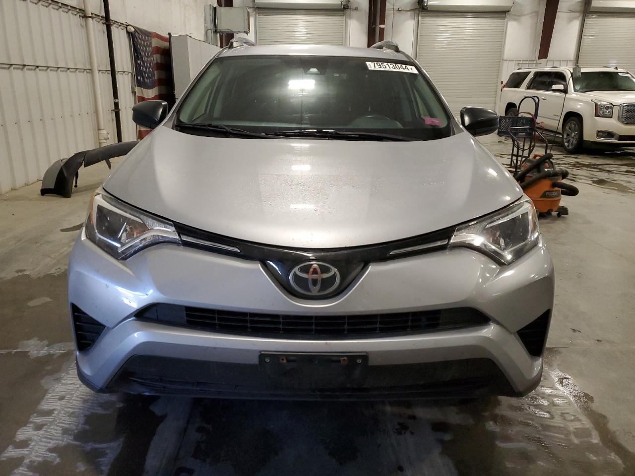2018 Toyota RAV 4 VIN JTMBFREV5JD256676 Copart auction photo, rear end damage thumbnail 5
