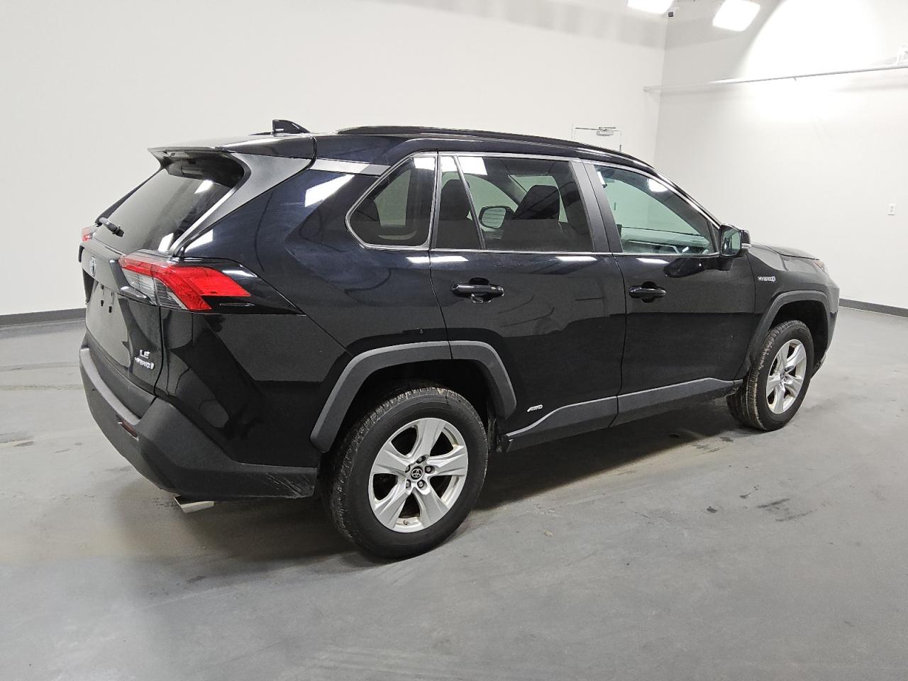 2021 Toyota RAV 4 VIN 2T3MWRFV3MW111697 Copart auction photo, minor dent/scratches damage thumbnail 3