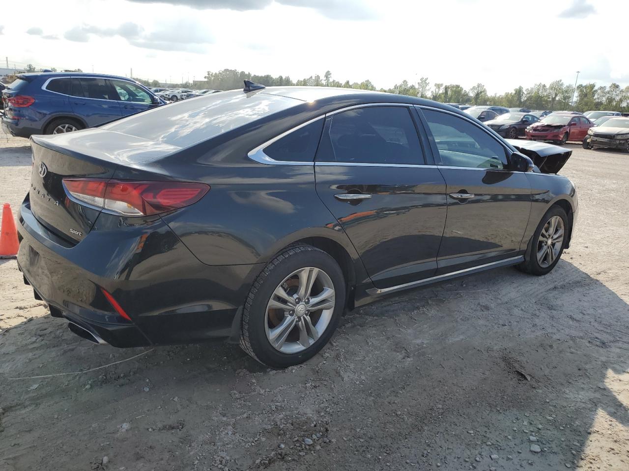 2018 Hyundai Sonata VIN 5NPE34AF6JH724349 Copart auction photo, front end / side damage thumbnail 3