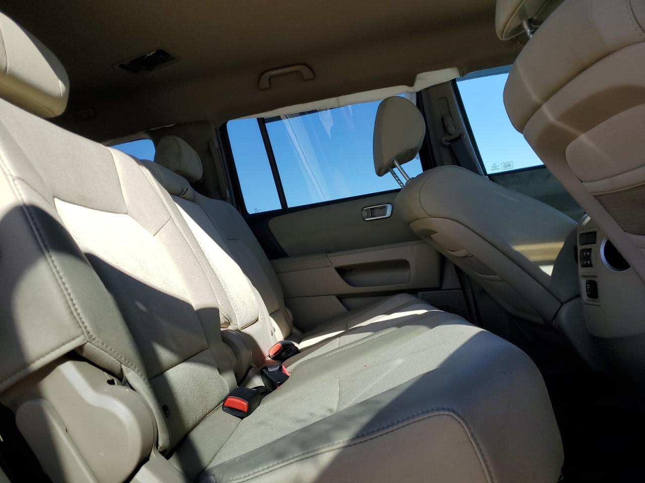 2011 Honda Pilot VIN 5FNYF4H21BB043409 Copart auction photo, all over damage thumbnail 11