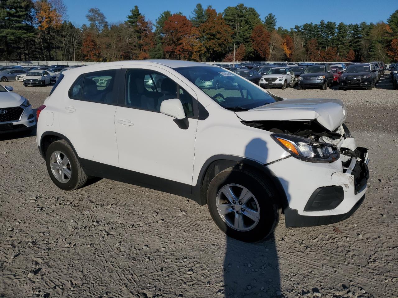 2019 Chevrolet Trax VIN 3GNCJNSB4KL353652 Copart auction photo, front end / mechanical damage thumbnail 4