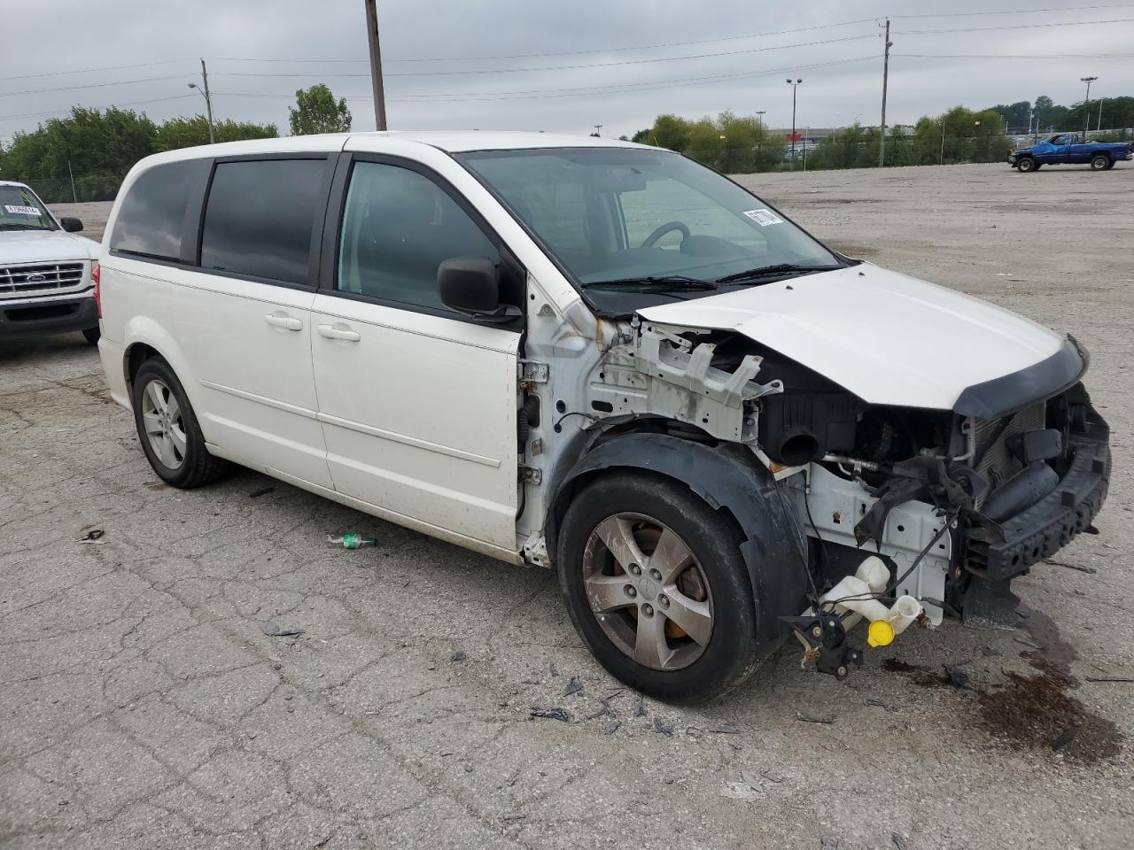 2013 Dodge Caravan VIN 2C4RDGBG4DR537173 Copart auction photo, front end / minor dent/scratches damage thumbnail 4