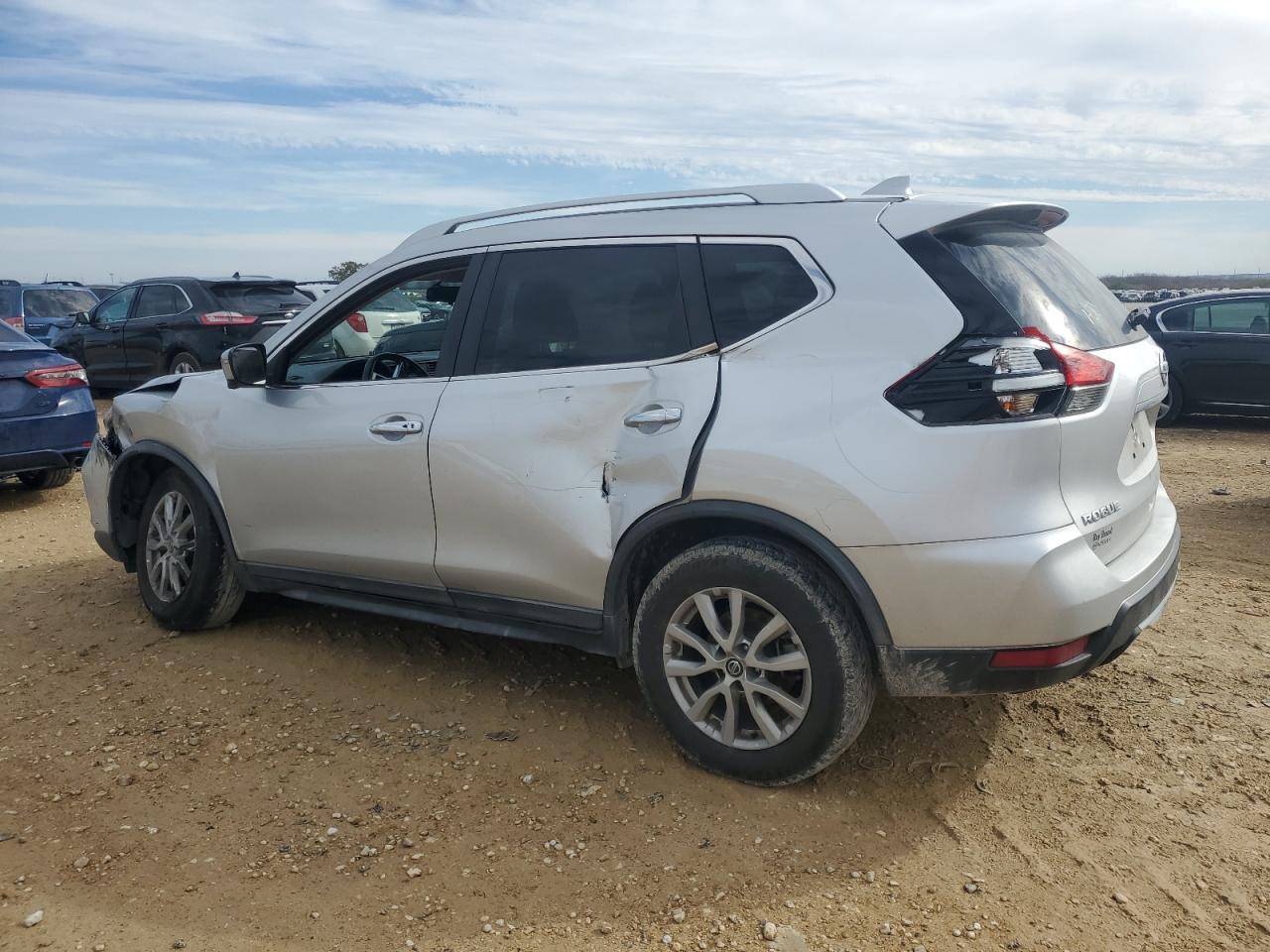 2018 Nissan Rogue VIN KNMAT2MT6JP583713 Copart auction photo, front end / side damage thumbnail 2