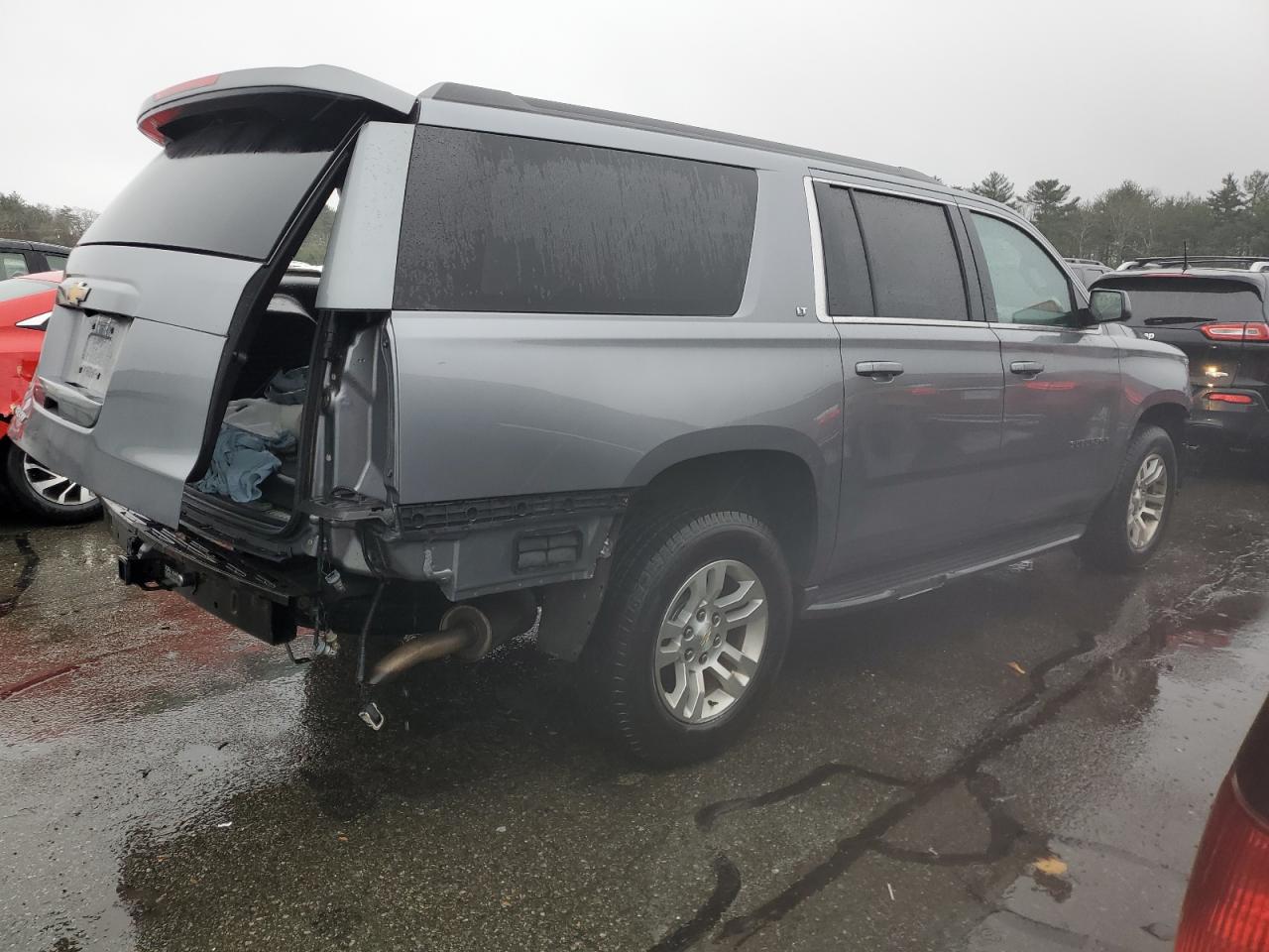 2018 Chevrolet Suburban VIN 1GNSKHKCXJR182240 Copart auction photo, front end / rear end damage thumbnail 3