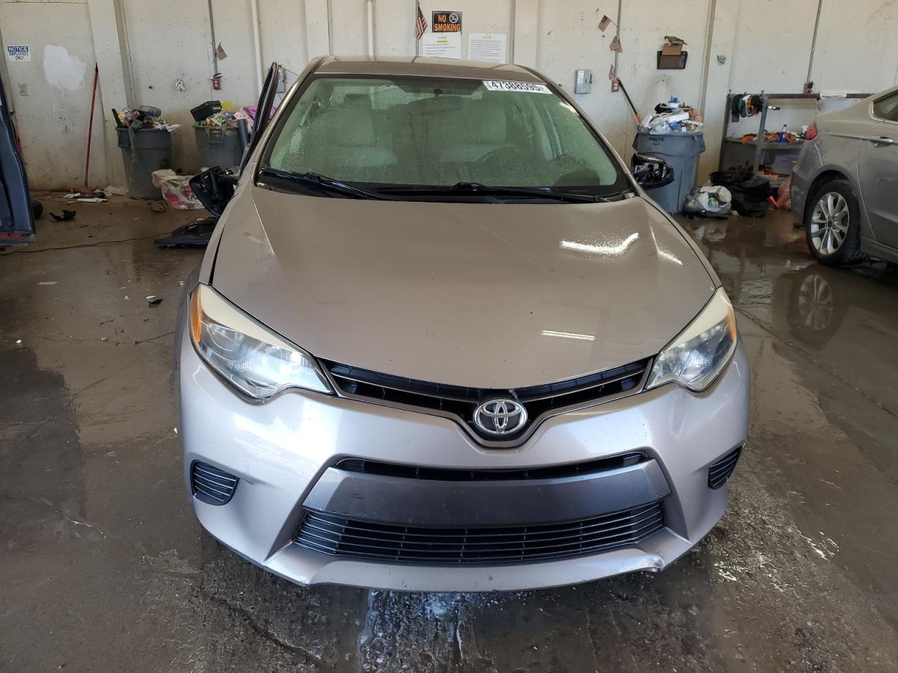 2015 Toyota Corolla VIN 2T1BURHE3FC344504 Copart auction photo, side / minor dent/scratches damage thumbnail 5