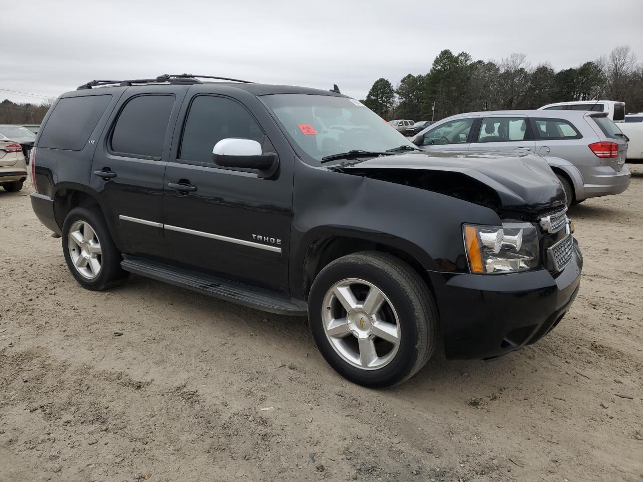 2014 Chevrolet Tahoe VIN 1GNSCCE04ER156563 Copart auction photo, front end / minor dent/scratches damage thumbnail 4