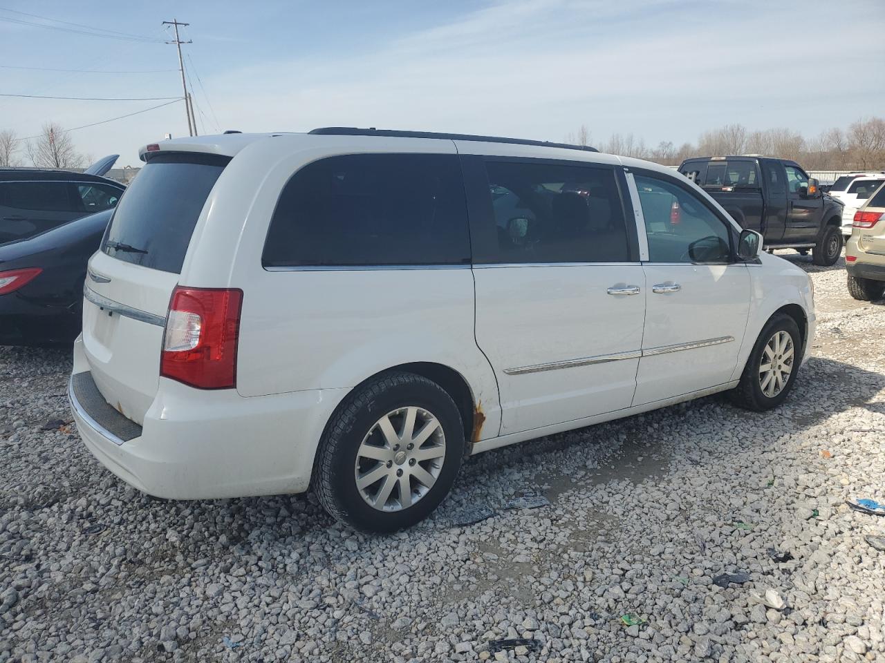 2014 Chrysler Town & Country VIN 2C4RC1BG7ER413478 Copart auction photo, front end damage thumbnail 3