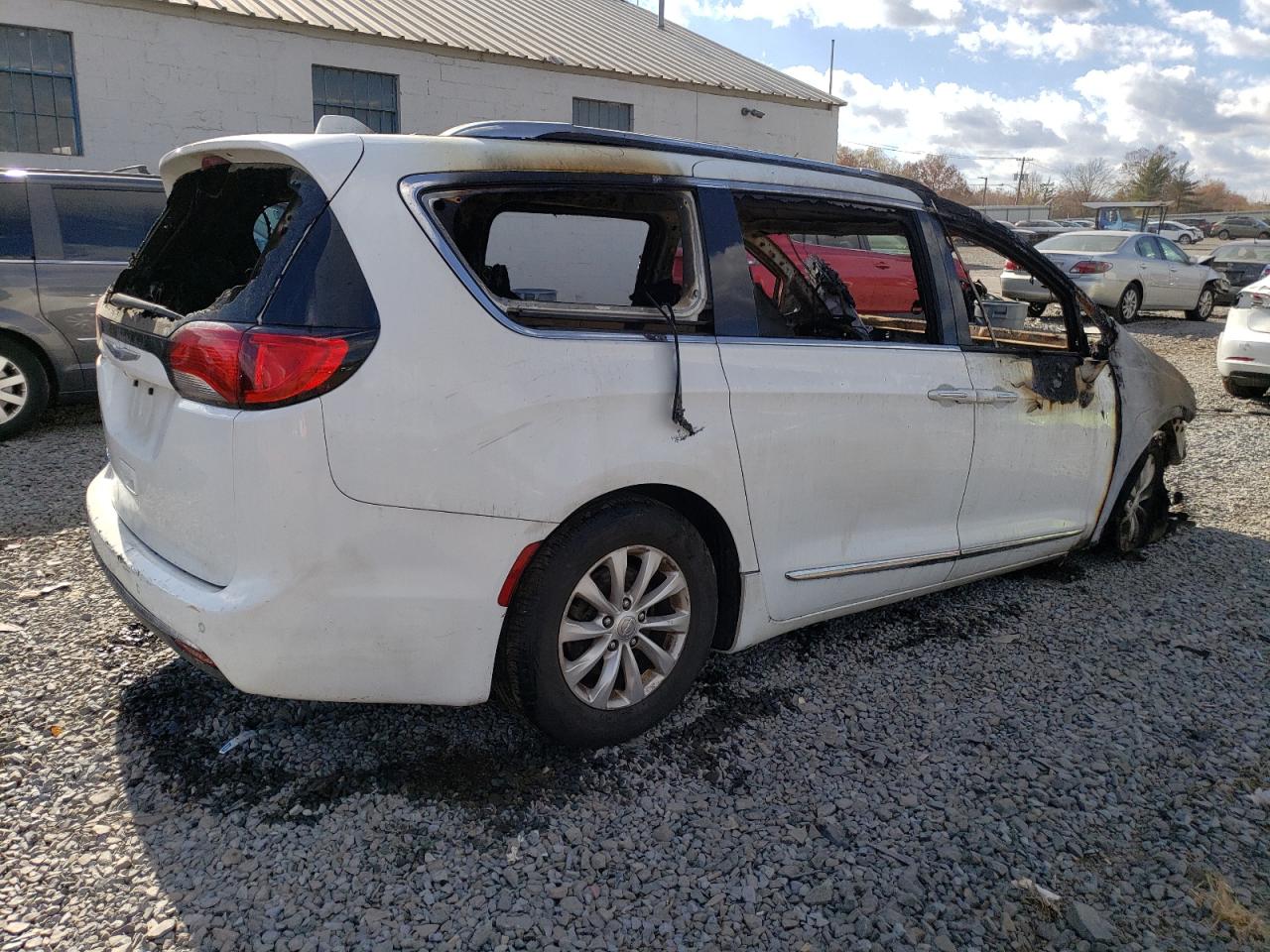 2018 Chrysler Pacifica VIN 2C4RC1BG7JR229040 Copart auction photo, burn / missing/altered vin damage thumbnail 3
