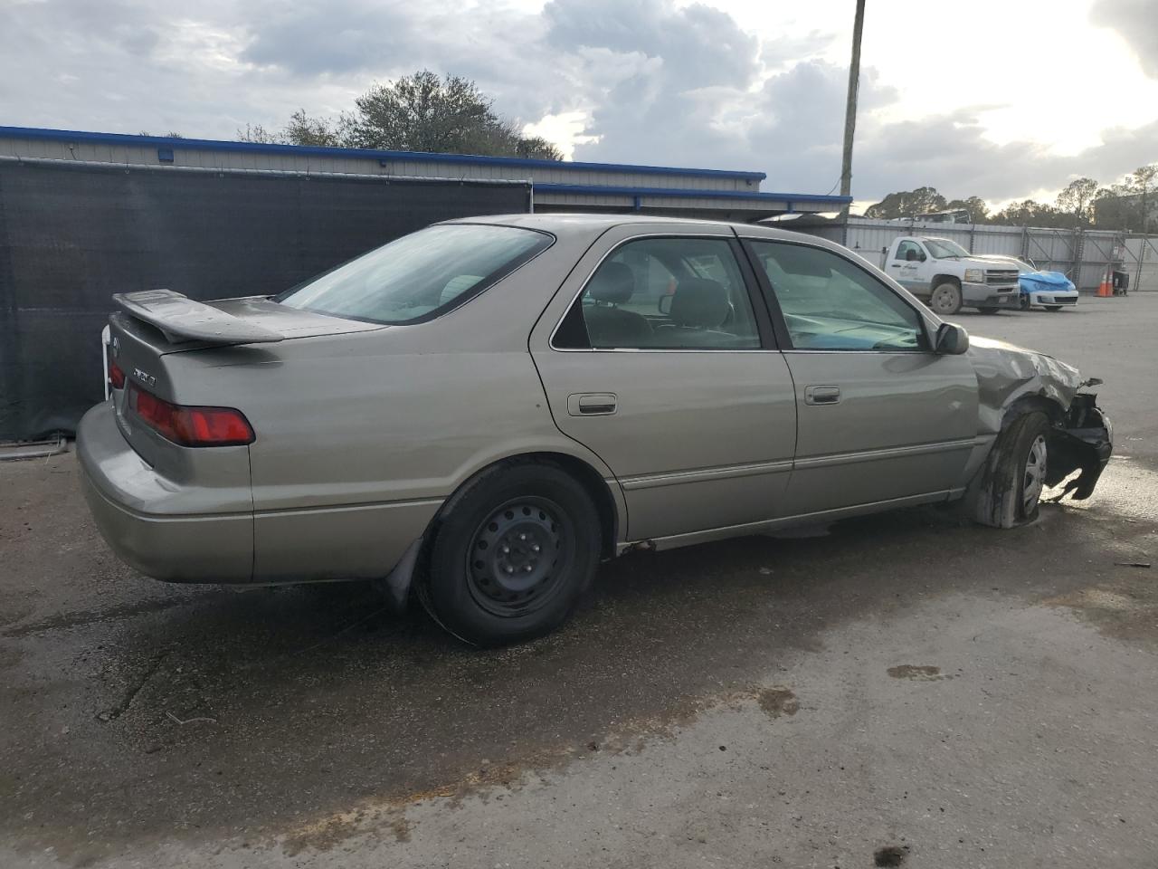 1999 Toyota Camry VIN 4T1BG22K7XU480390 Copart auction photo, front end / side damage thumbnail 3