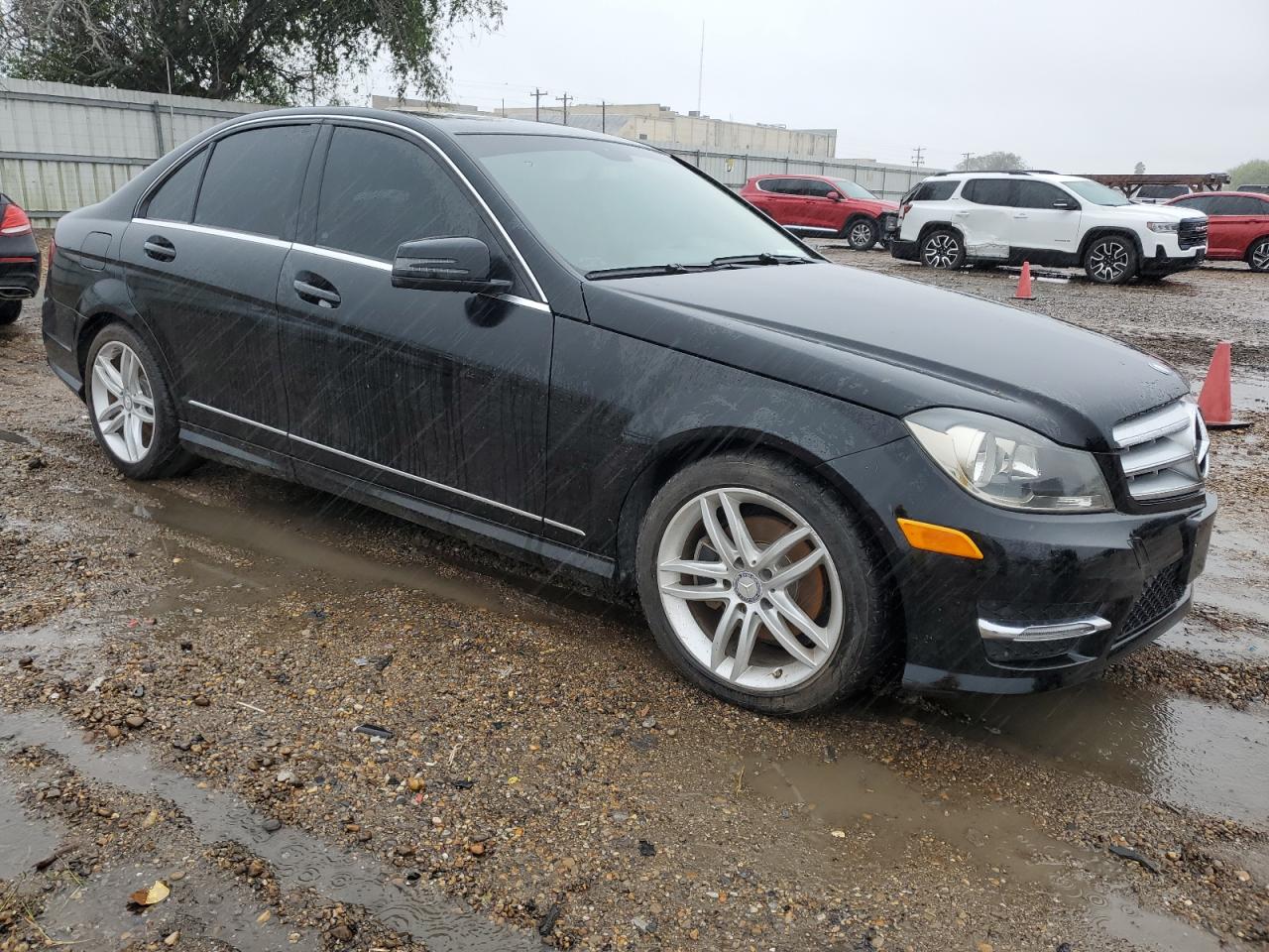 2013 Mercedes-Benz C-klasse VIN WDDGF4HB3DG099961 Copart auction photo, minor dent/scratches damage thumbnail 4