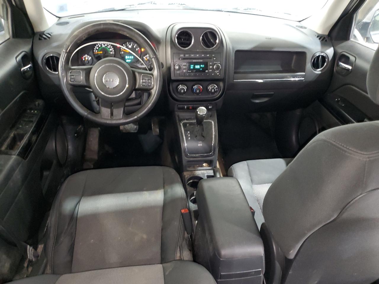 2014 Jeep Liberty (Patriot) VIN 1C4NJRAB2ED560738 Copart auction photo, rear end / side damage thumbnail 8
