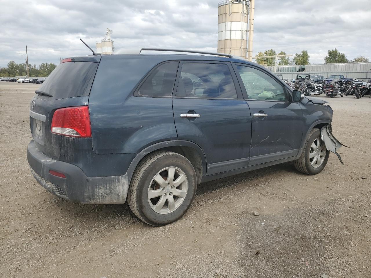 2011 KIA Sorento VIN 5XYKT4A22BG113422 Copart auction photo, front end damage thumbnail 3