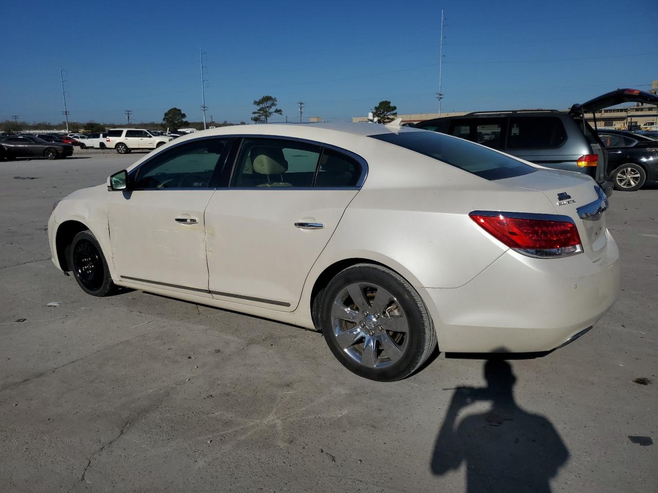 2011 Buick LaCrosse VIN 1G4GE5ED7BF383925 Copart auction photo, front end damage thumbnail 2