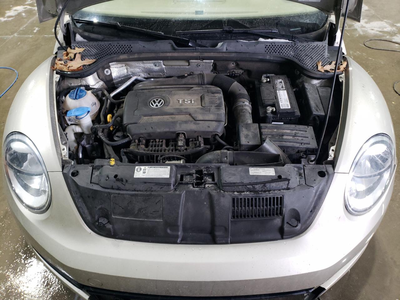2015 Volkswagen Beetle VIN 3VW507AT5FM800402 Copart auction photo, undercarriage / hail damage thumbnail 13