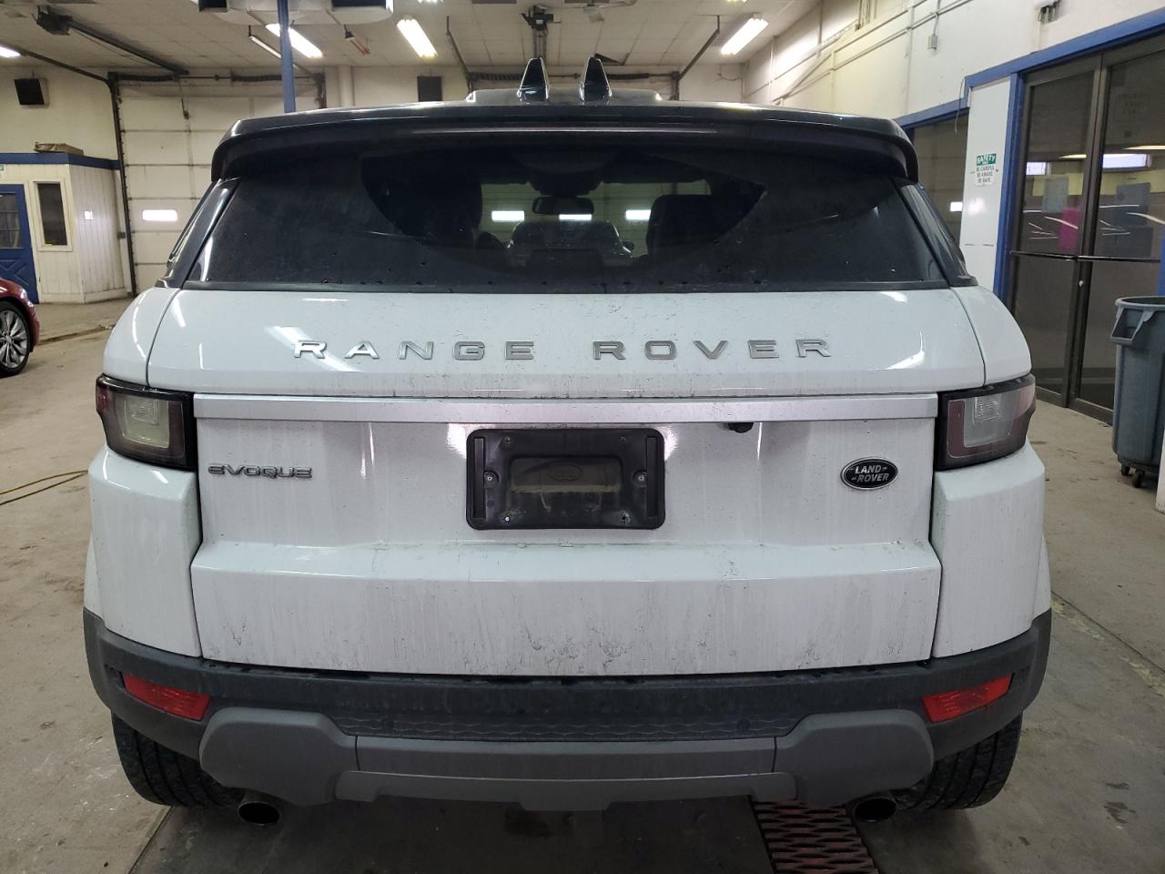 2016 Land Rover Range Rover VIN SALVR2BG6GH158686 Copart auction photo, undercarriage damage thumbnail 6
