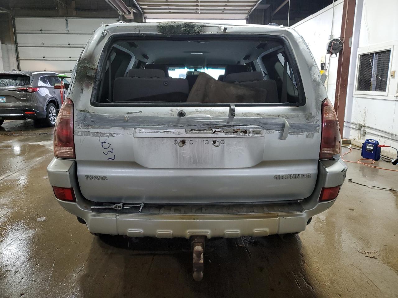 2004 Toyota 4Runner VIN JTEBU14R440042216 Copart auction photo, rear end / mechanical damage thumbnail 6