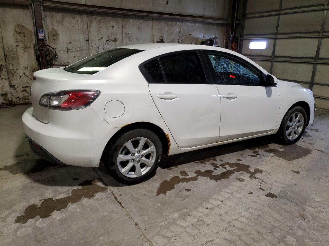 2011 Mazda 3 VIN JM1BL1VF8B1470227 Copart auction photo, mechanical / minor dent/scratches damage thumbnail 3