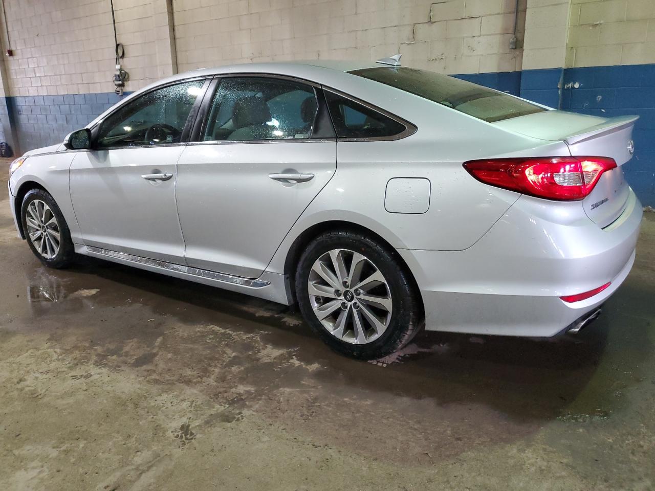 2015 Hyundai Sonata VIN 5NPE34AF5FH032168 Copart auction photo, minor dent/scratches damage thumbnail 2