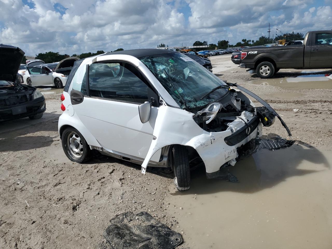 2013 Smart Fortwo VIN WMEEJ3BA7DK696247 Copart auction photo, front end / side damage thumbnail 4