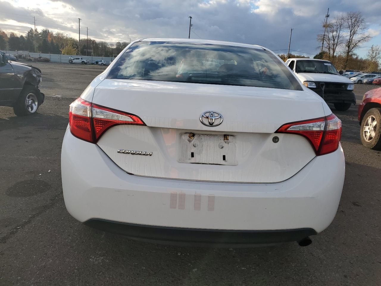 2015 Toyota Corolla VIN 2T1BURHE2FC268144 Copart auction photo, front end damage thumbnail 6