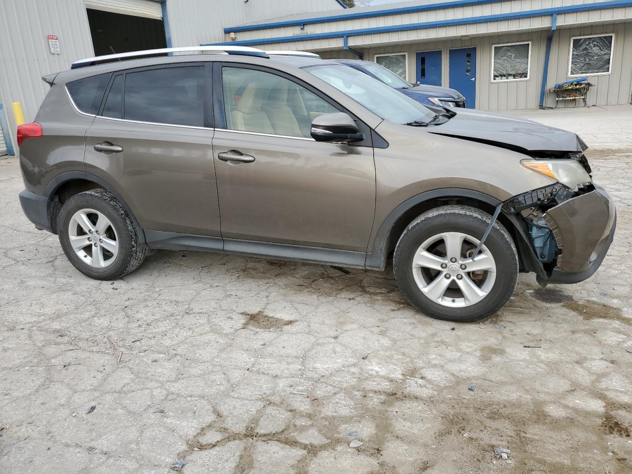 2013 Toyota RAV 4 VIN JTMRFREV5D5003211 Copart auction photo, front end damage thumbnail 4