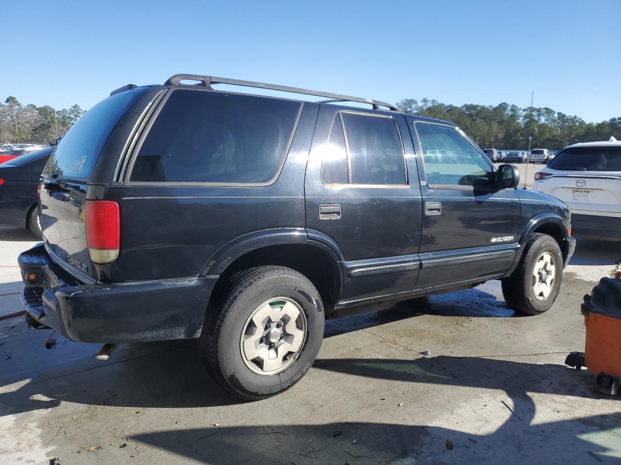 2003 Chevrolet Blazer VIN 1GNDT13X83K182764 Copart auction photo, rear end damage thumbnail 3