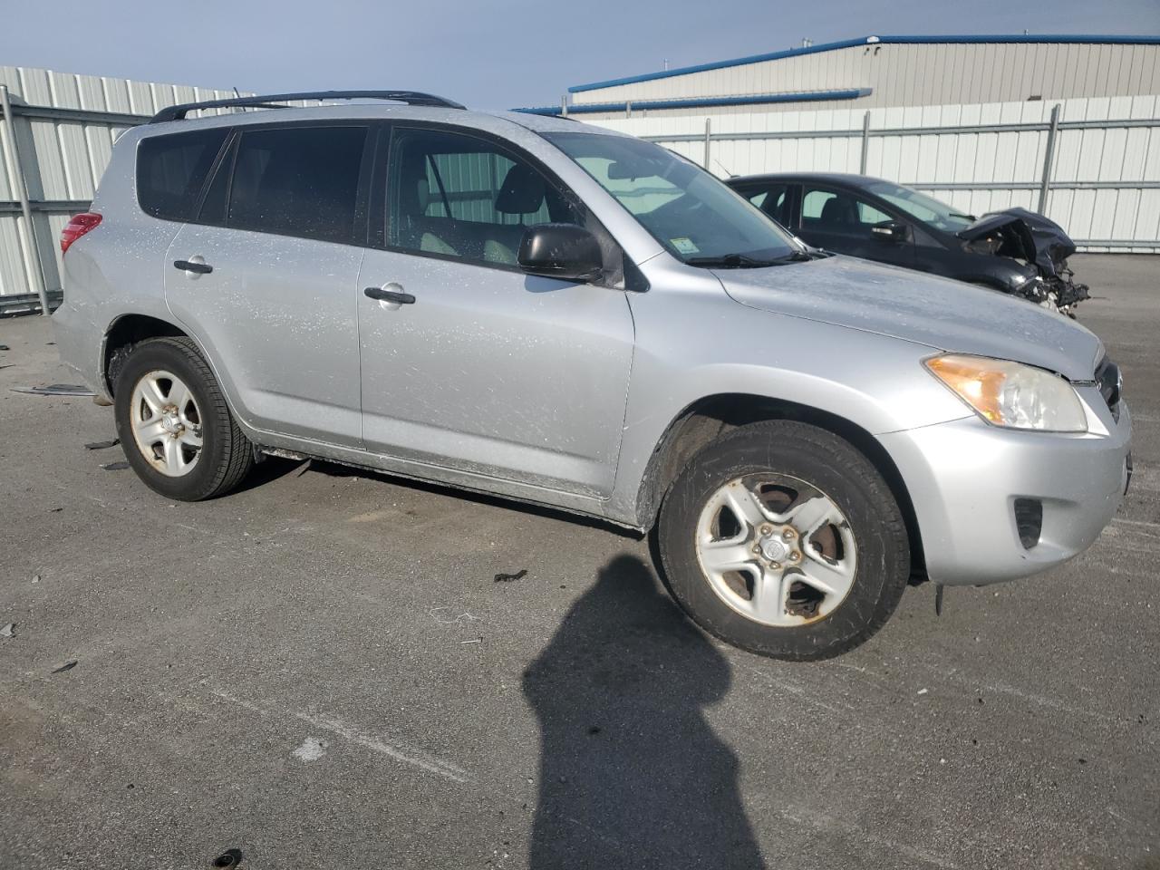 2011 Toyota RAV 4 VIN 2T3BF4DV8BW113097 Copart auction photo, front end / minor dent/scratches damage thumbnail 4