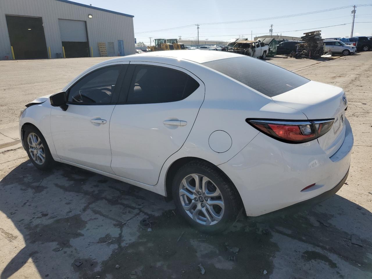 2017 Toyota Yaris VIN 3MYDLBYV8HY154012 Copart auction photo, front end / minor dent/scratches damage thumbnail 2