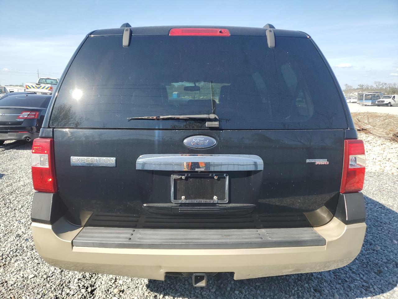 2007 Ford Expedition VIN 1FMFU17557LA03146 Copart auction photo, minor dent/scratches damage thumbnail 6