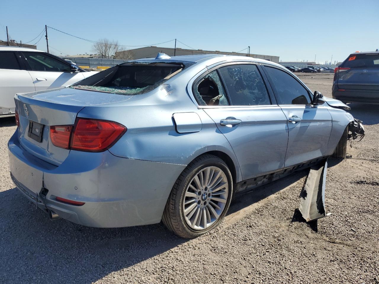 2013 BMW 3er VIN WBA3A9C50DF475654 Copart auction photo, all over damage thumbnail 3