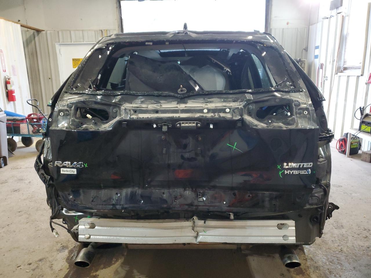 2022 Toyota RAV 4 VIN 4T3D6RFV4NU094099 Copart auction photo, rear end / minor dent/scratches damage thumbnail 6