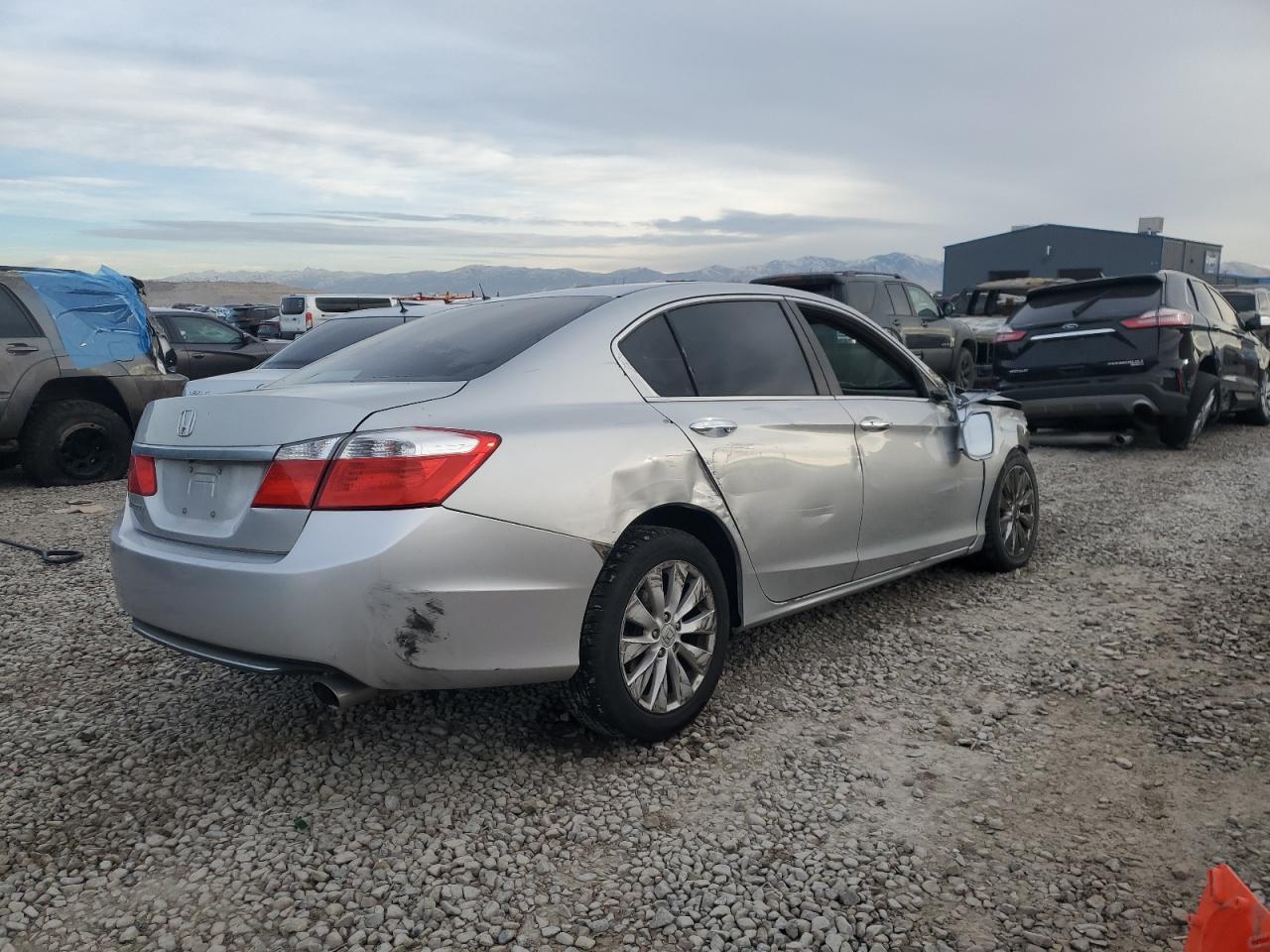 2015 Honda Accord VIN 1HGCR2F76FA134549 Copart auction photo, front end / side damage thumbnail 3