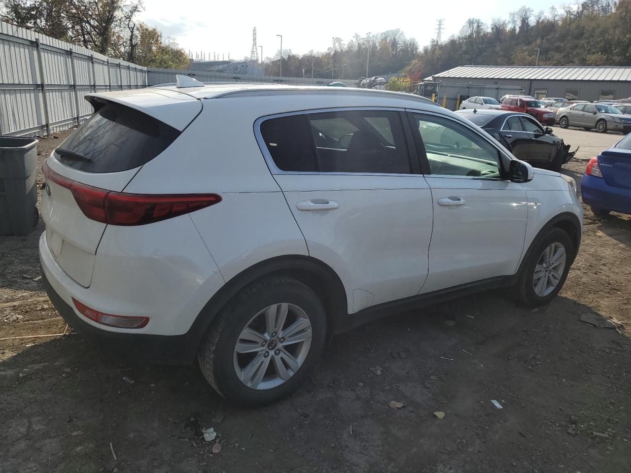 2017 KIA Sportage VIN KNDPMCAC6H7036906 Copart auction photo, front end damage thumbnail 3