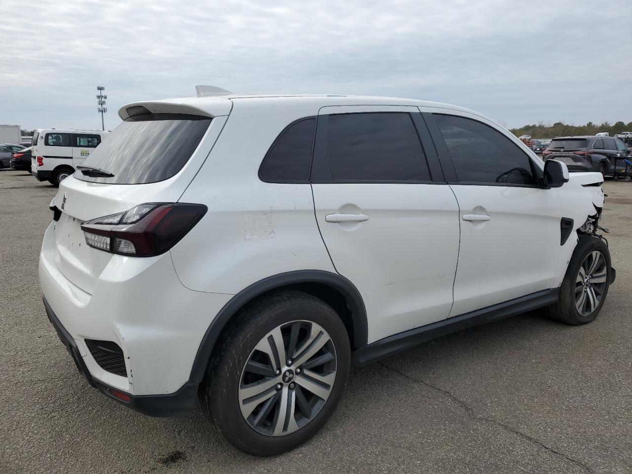 2020 Mitsubishi Outlander VIN JA4AR3AU5LU028977 Copart auction photo, front end / minor dent/scratches damage thumbnail 3