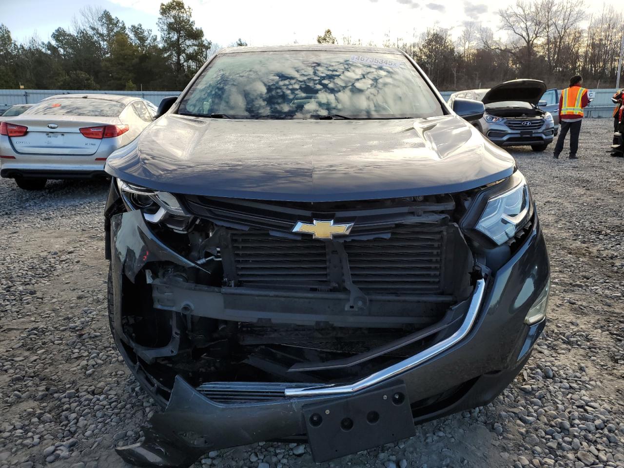 2020 Chevrolet Equinox VIN 2GNAXUEV9L6241876 Copart auction photo, front end damage thumbnail 5