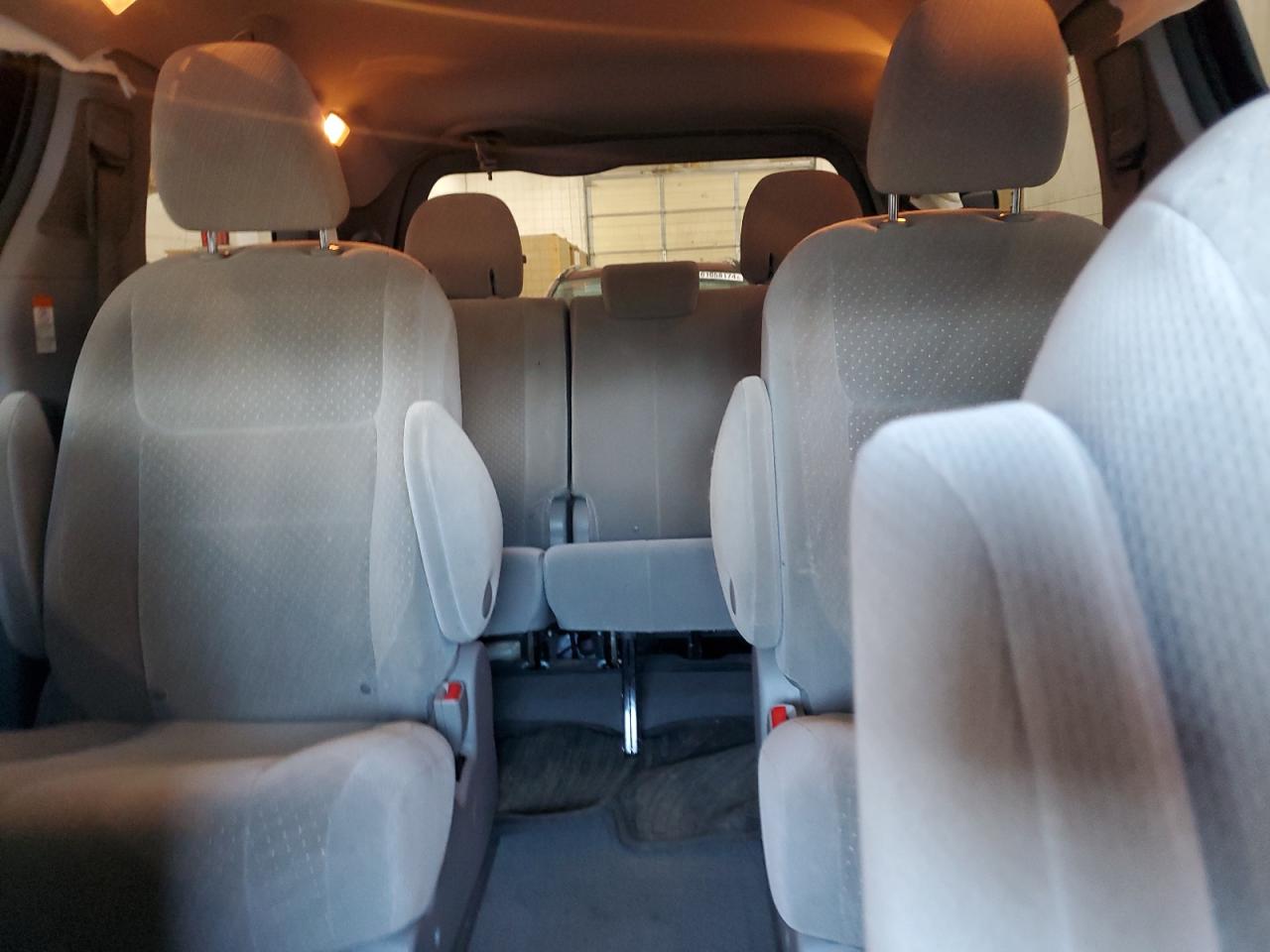 2017 Toyota Sienna VIN 5TDJZ3DC6HS172185 Copart auction photo, front end damage thumbnail 10